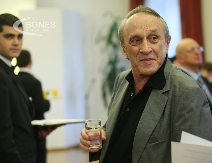 Почина Тошо Тошев
