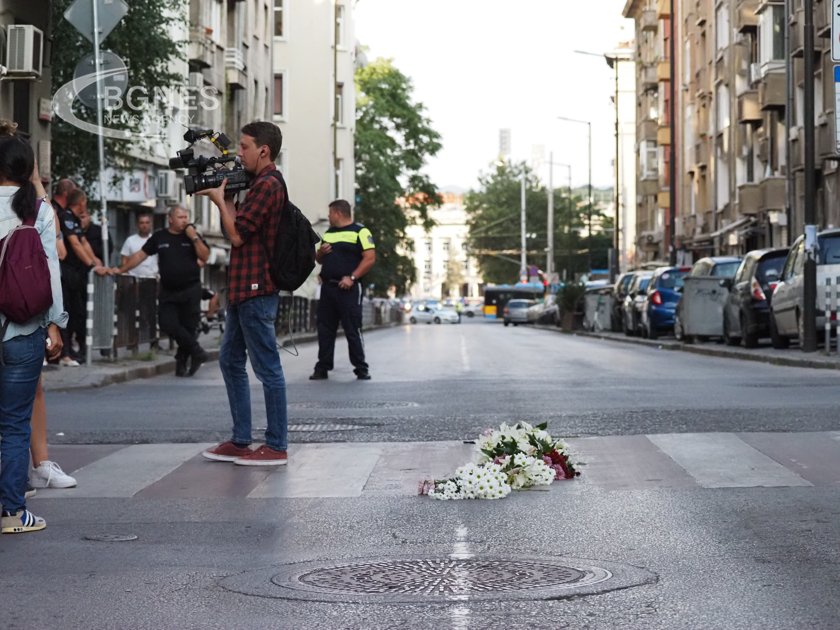 Близки и приятели се събраха на бдение след смъртта на 15-годишното момче в София