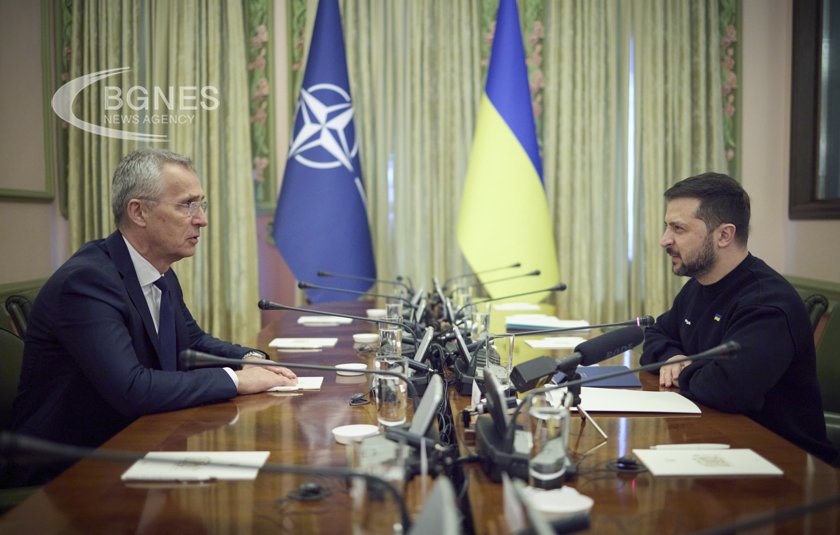 „Форин полиси“: НАТО няма добри новини за Украйна