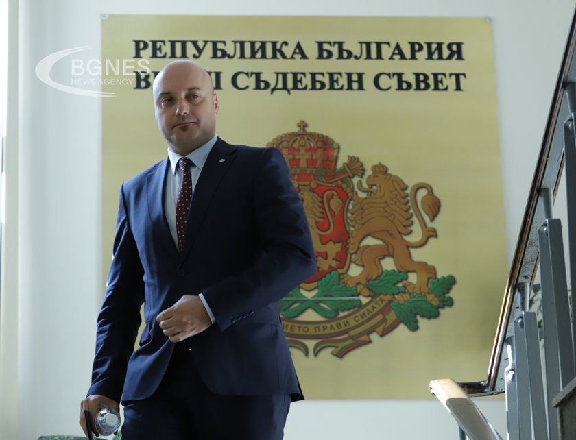 Славов: Проектът за промени в Конституцията трябва да бъде преработен в частта за служебния кабинет