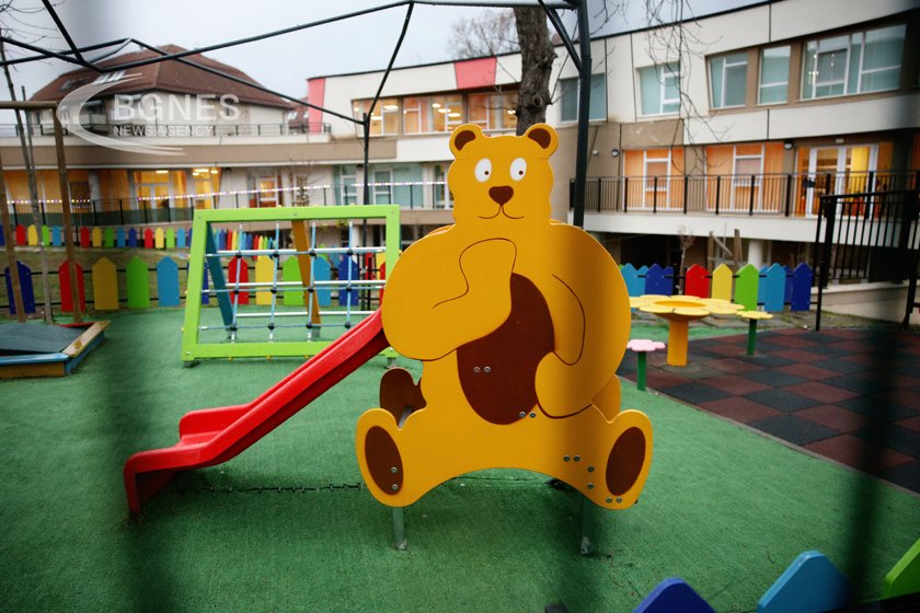 До 15 дни отсъствия по семейни причини и в детските градини