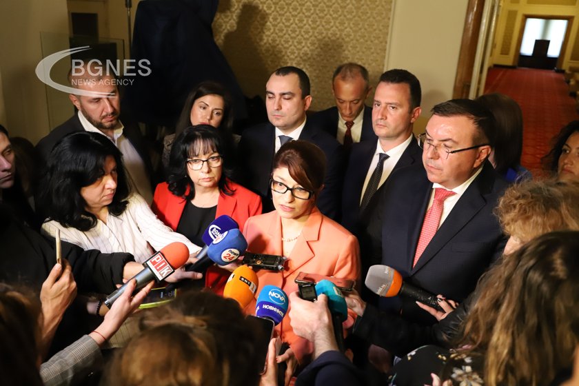 Атанасова: Всеки състав на кабинет следва да отразява, че ГЕРБ е първа политическа сила