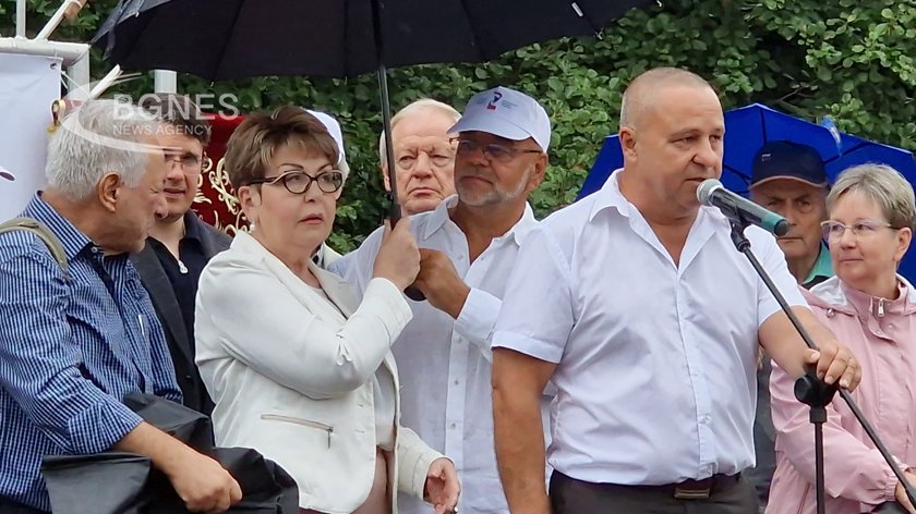 От Калофер: Митрофанова обеща победа, Малинов плаши с война, поиска да бъдем с Русия в сърцата си