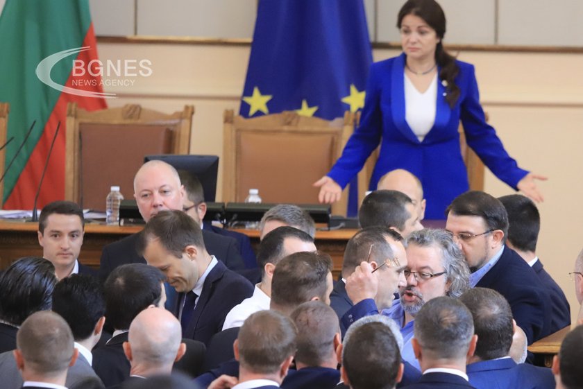17 депутати с наказания заради вчерашния бой