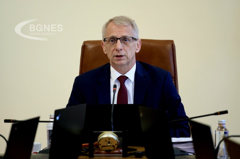 Акад. Денков към първокласниците: Вървете уверено по пътеките на новите умения и знания