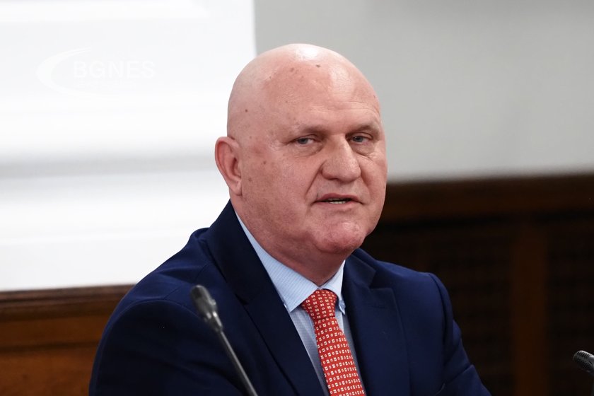 Цоков: Обявихме конкурси за директори в 276 общински училища