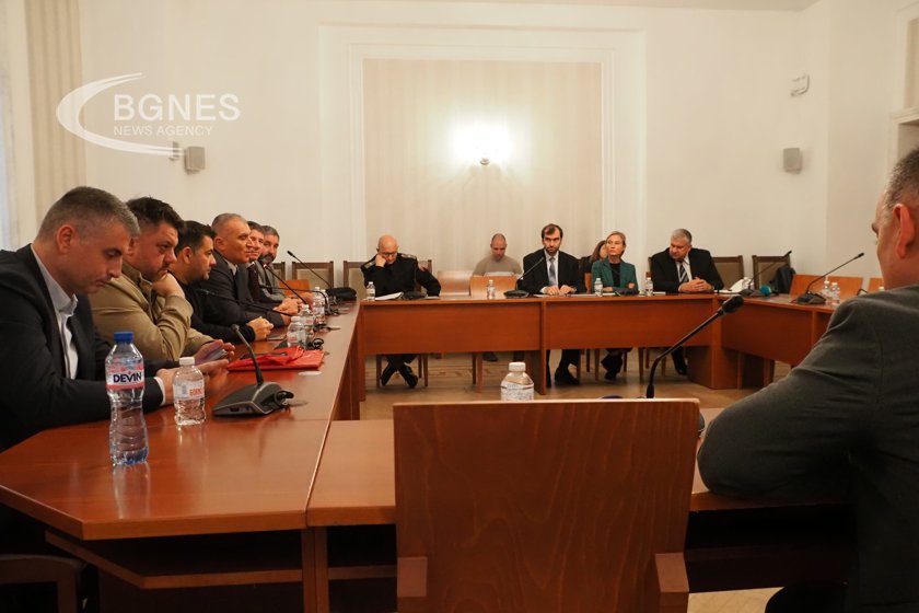 Комисията по отбрана одобри ратифициране на договорите за "Страйкър"