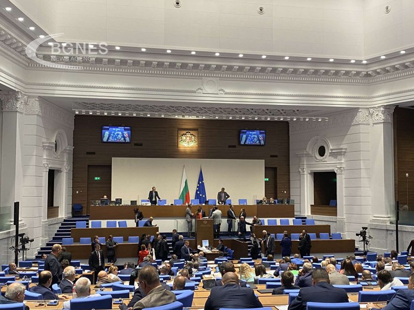 Депутатите гледат на второ четене промените в семейния кодекс