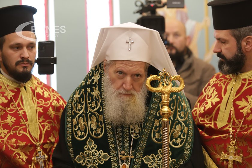Отслужват молебен за здравето на патриарх Неофит