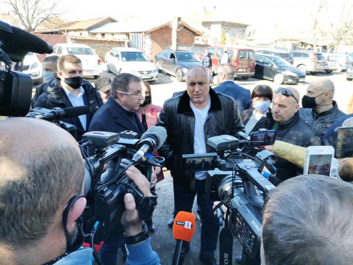 Борисов: Не задължаваме никой да ходи на ресторант или в мола