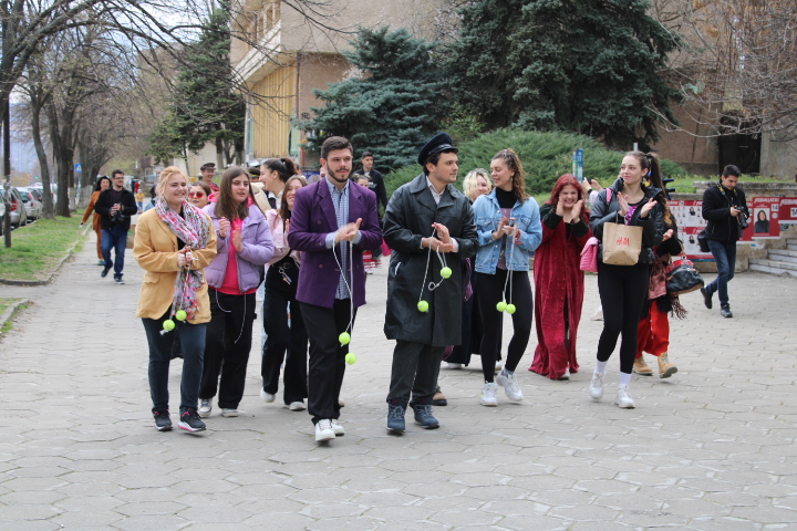 Шествие в Благоевград за международния ден на театъра