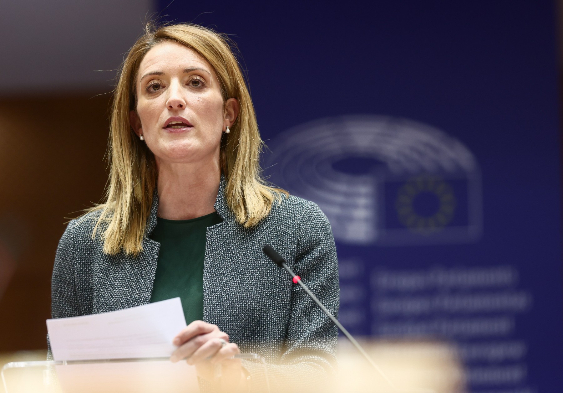 Чаровната офанзива на Мецола вдъхва живот на предизборната кампания в ЕС