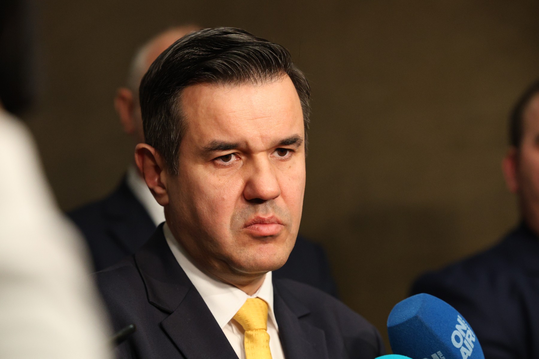 Никола Стоянов: Директен износ на оръжие за Украйна не се разрешава