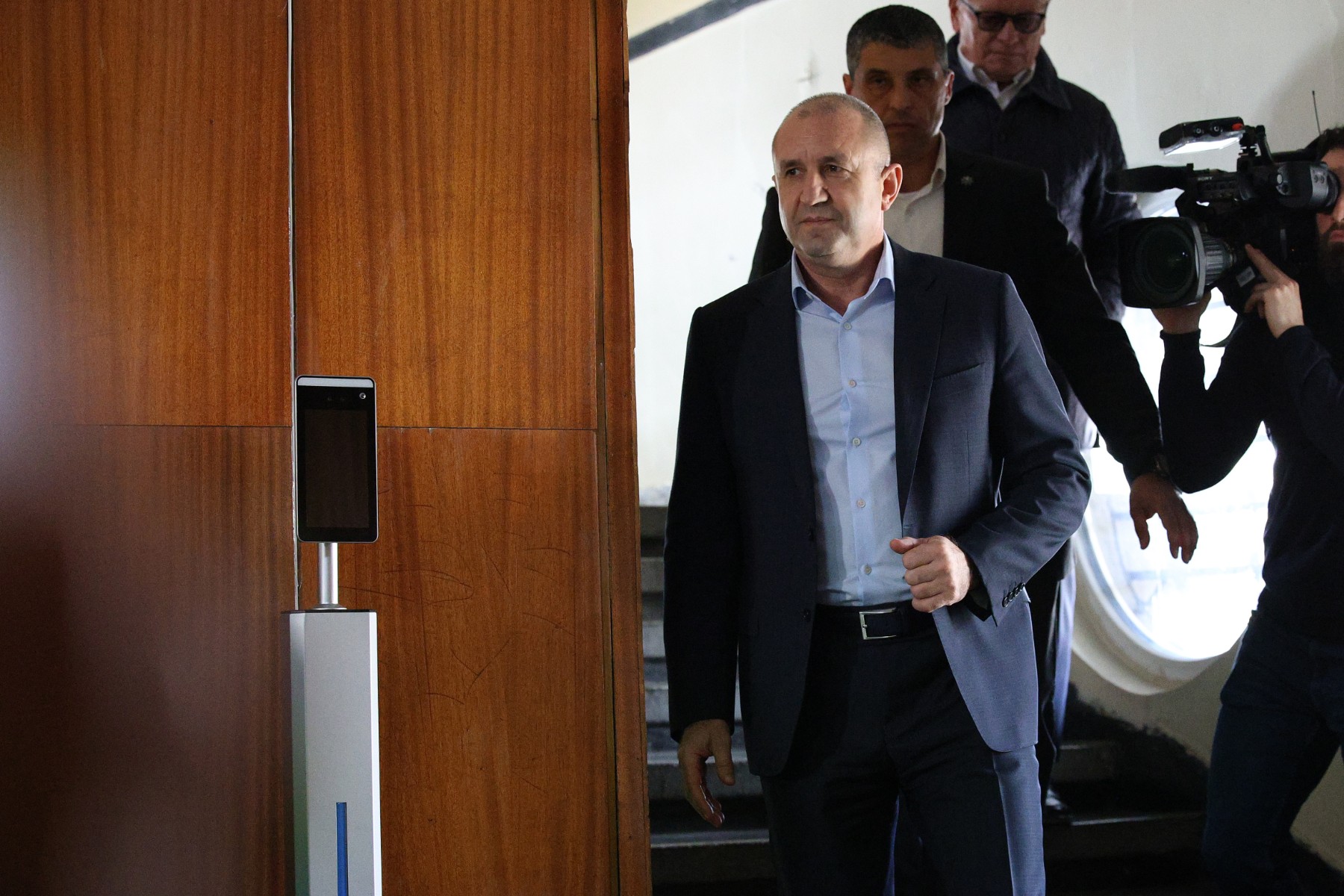 Радев: Очаквам разумът и принципите да надделеят в политиката