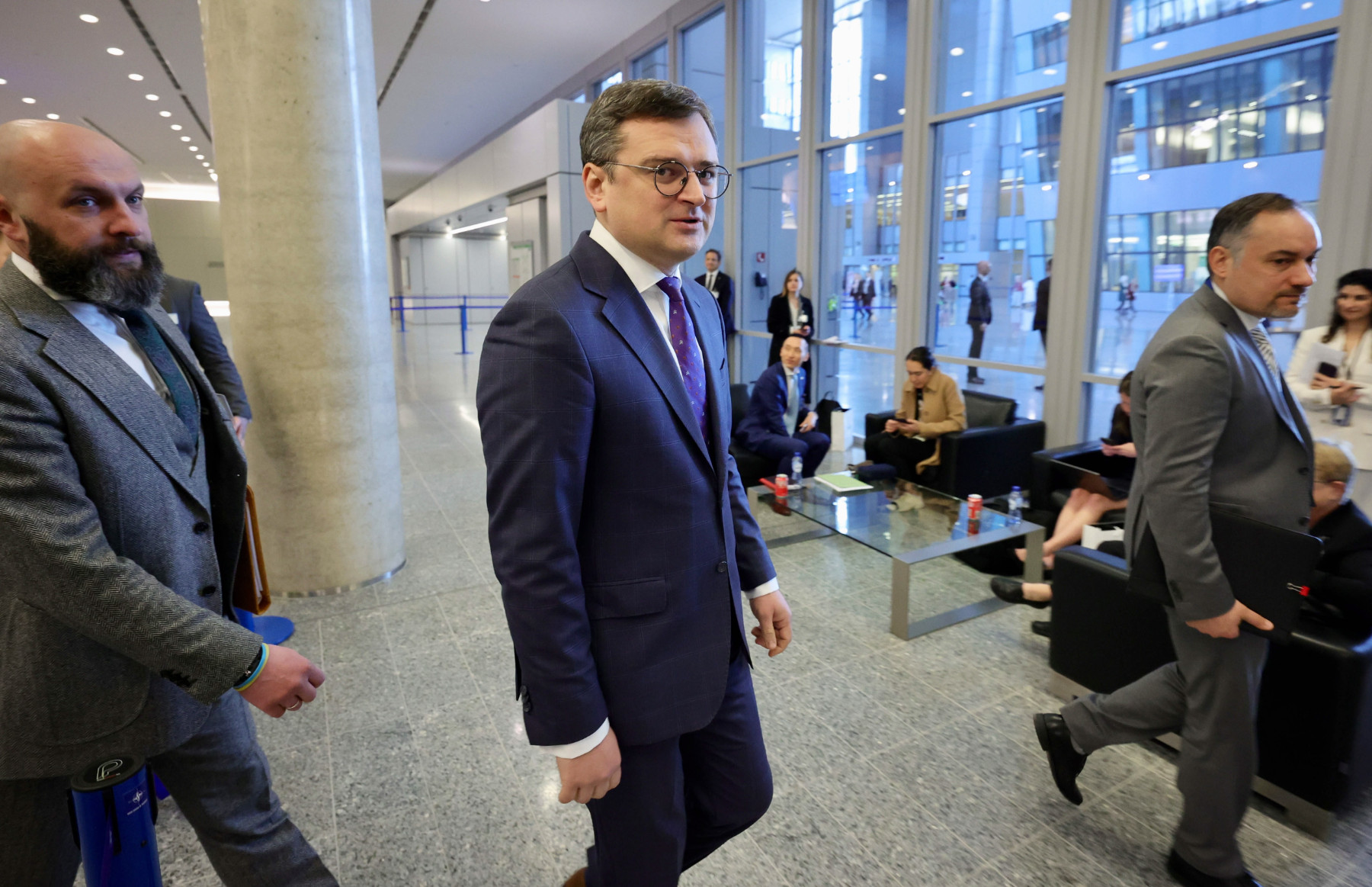 Secretary General welcomes Foreign Minister of Ukraine to NATO