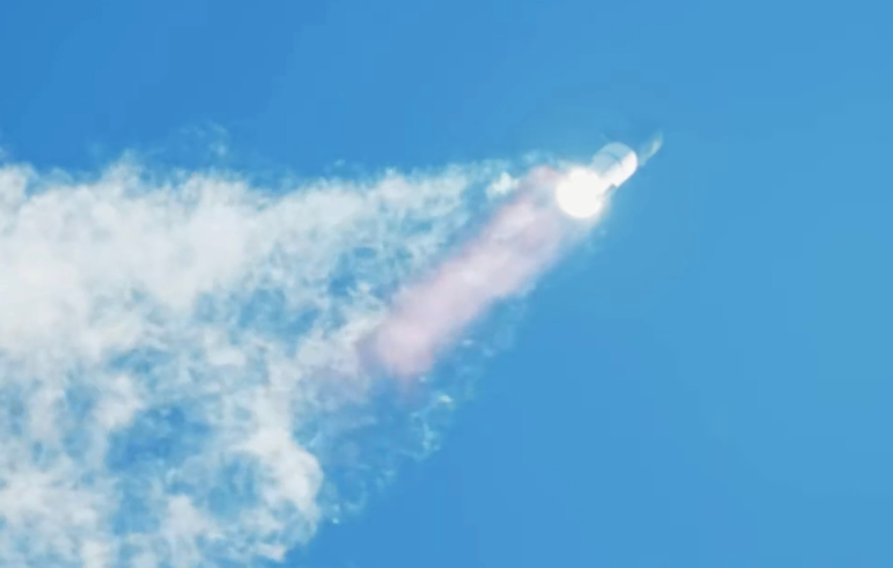 Ракетата "Старшип" на SpaceX избухна по време на изпитателен полет