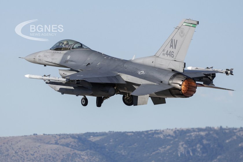 Украйна ще получи датските F-16 тази пролет