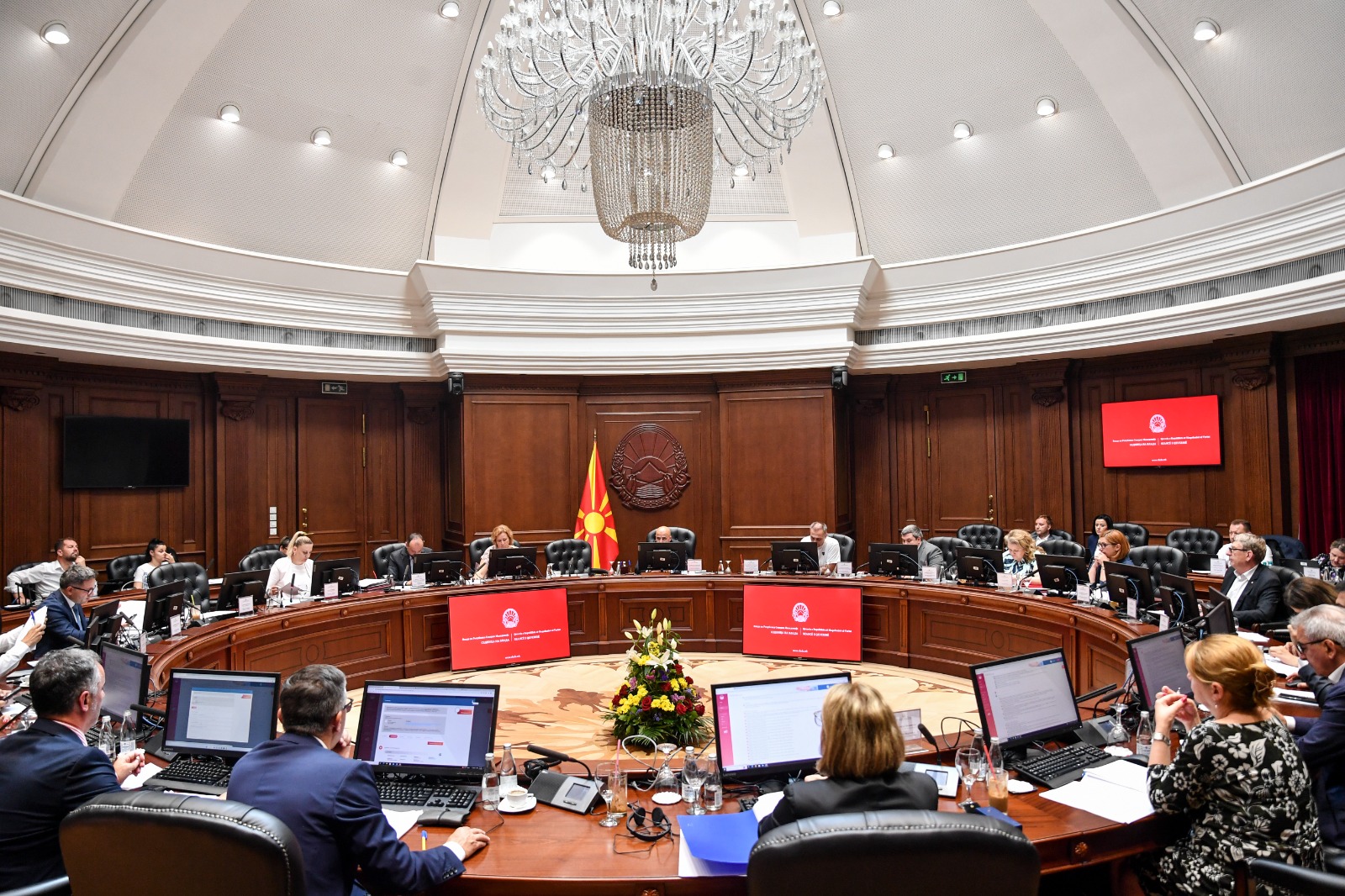 Macedonian government approves constitutional changes
