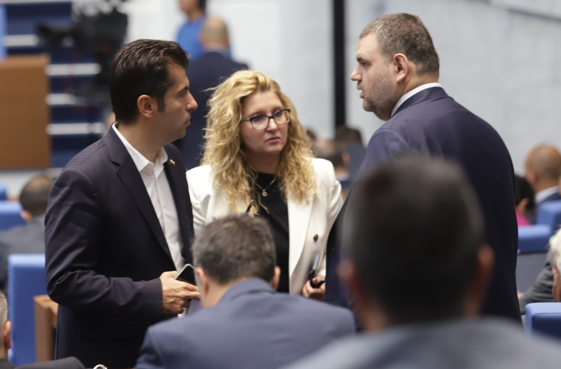 Скандал Пеевски-Петков разбуни парламента