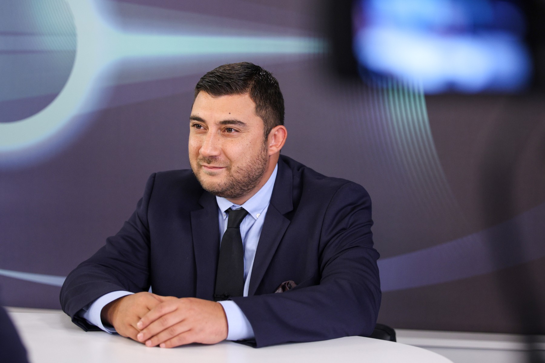 Контрера: Откакто управляват Промяната, границата е разграден двор