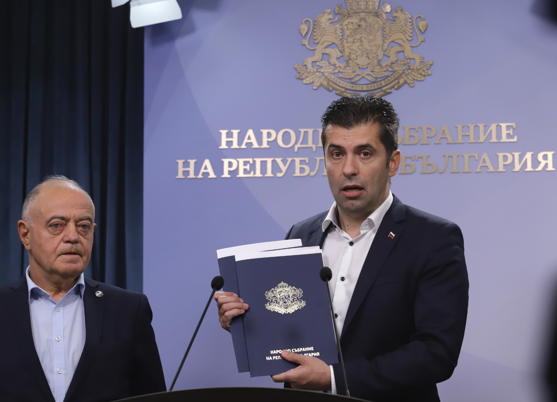 Петков: Внасяме законите за службите