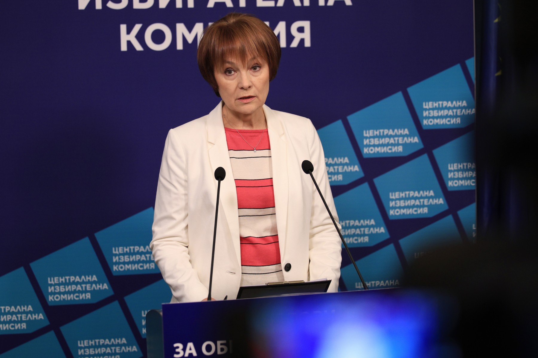 СИК няма да сумира резултата там, където има гласуване и с хартия, и с машина
