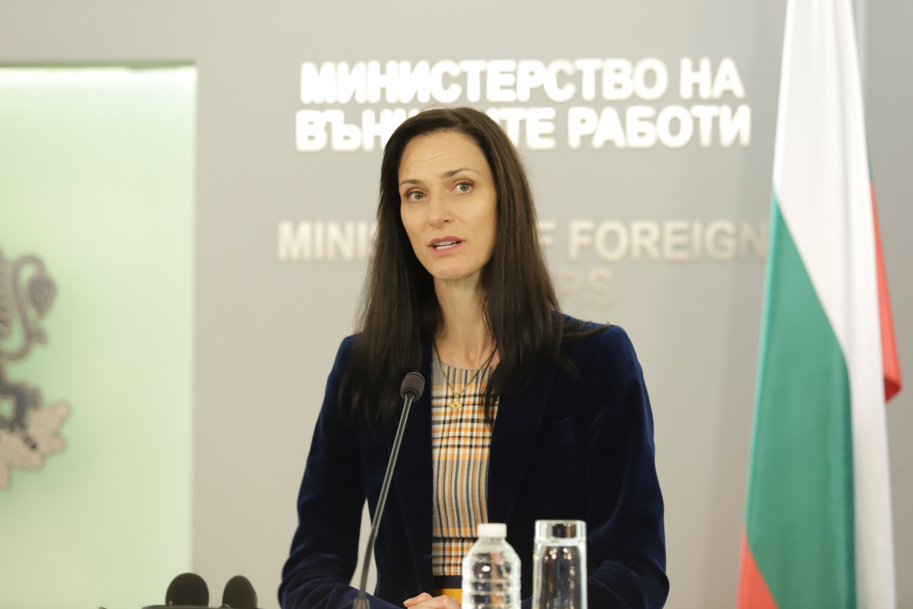 Габриел: България категорично осъжда действията на "Хамас"