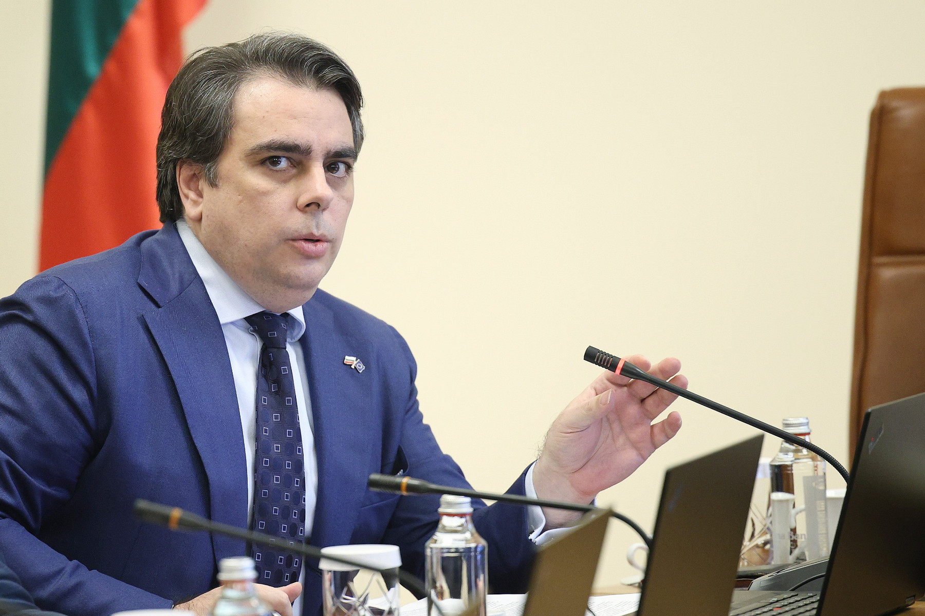 Василев: Увеличението на доходите и пенсиите е 11%