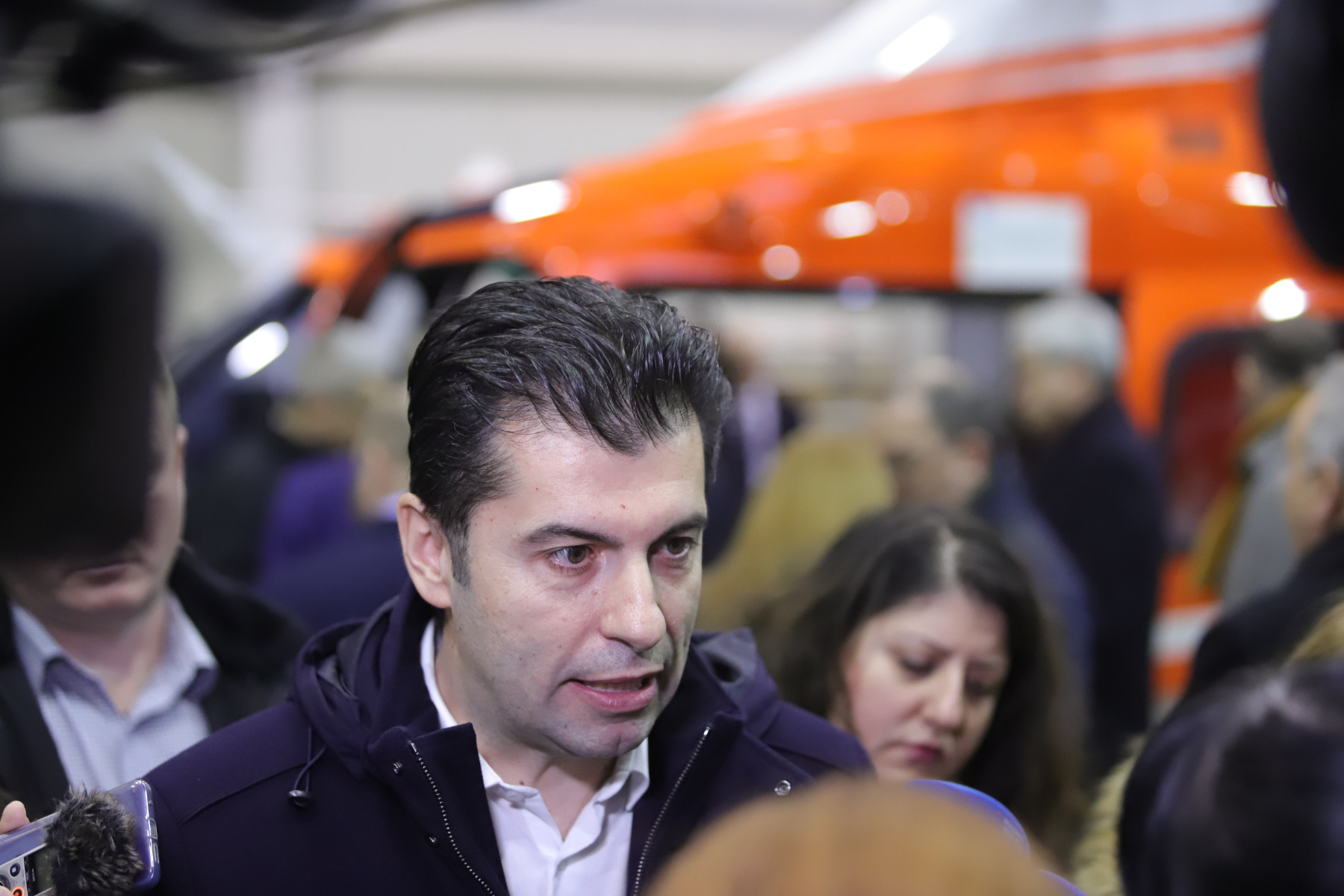 Петков: Спираме с говоренето, нека работят Денков и Габриел