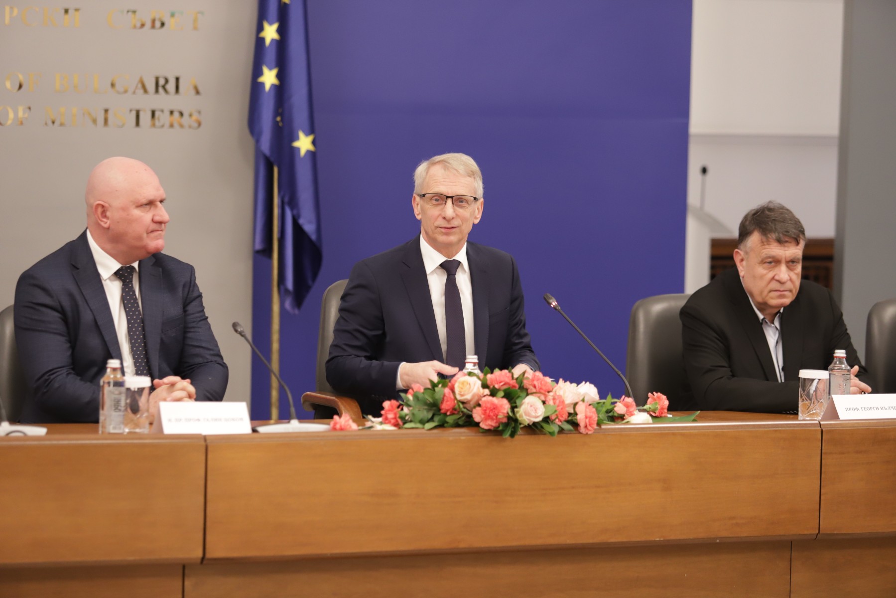 Денков: Не съм забранил на Хинков да провежда конкурси за директори на болници