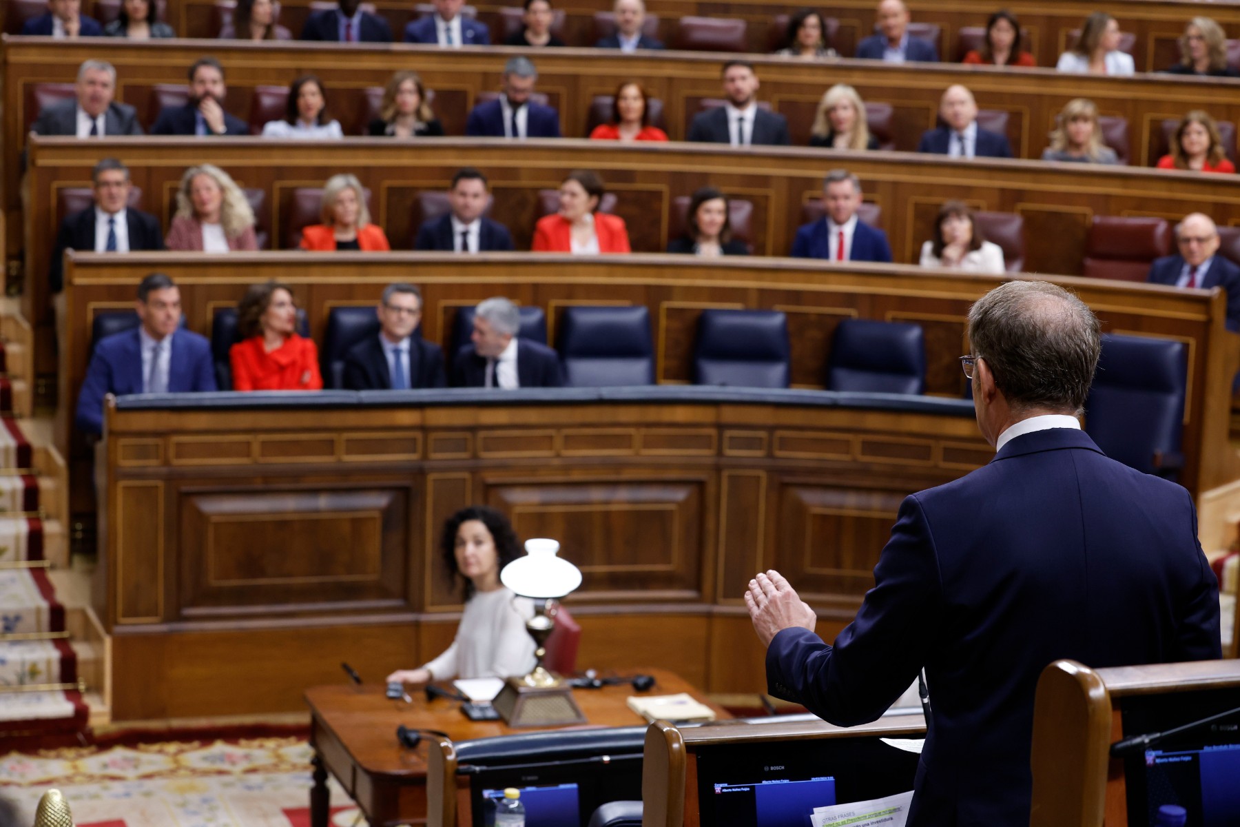 Испанският парламент обсъжда законопроект за амнистия на нелегалните мигранти