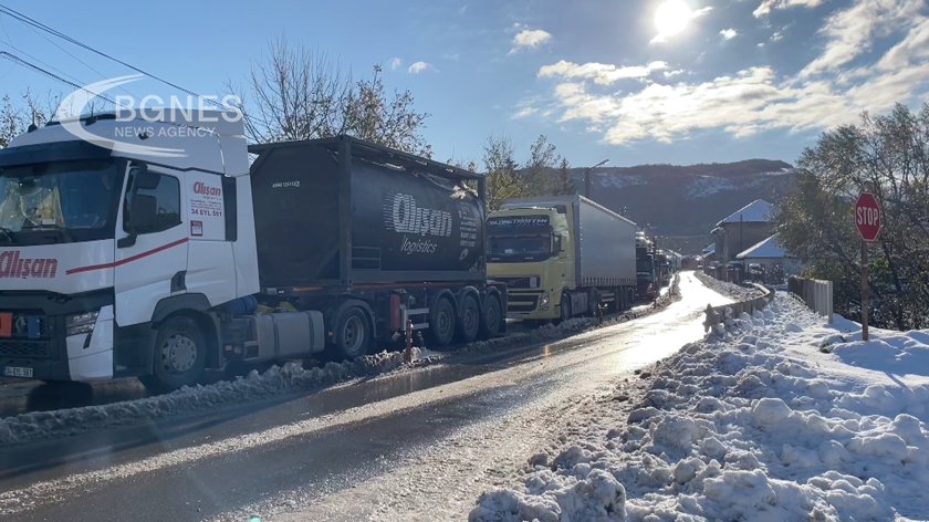 Бедствено положение в десетки общини