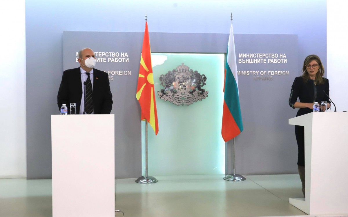 Захариева: Позицията ни за РСМ е едно от чудесата в българския парламент