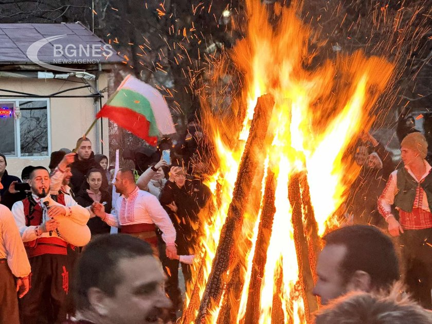 39-годишният Десислав Йосифов извади Богоявленския кръст в Шипка