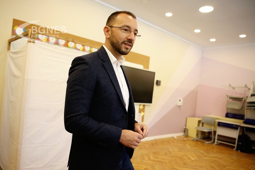 Антон Хекимян: Притеснителни са резултатите от вота