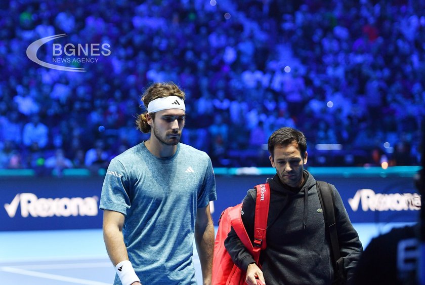 Руне отказа Циципас и записа първи успех във Финалите на ATP