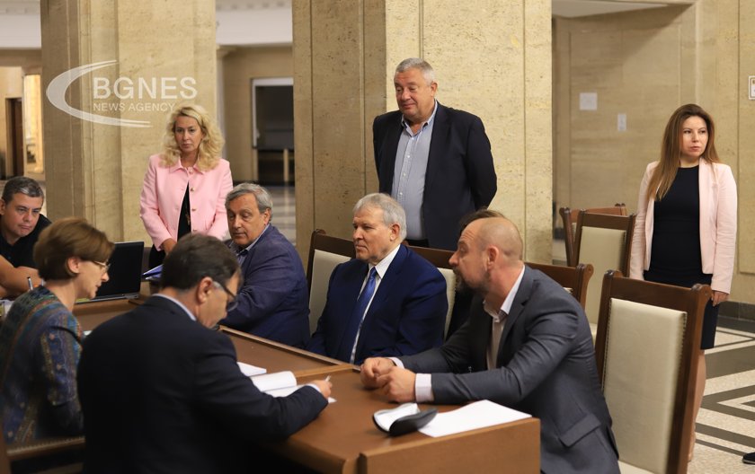 СДС се регистрира самостоятелно в ЦИК, на местните избори е с ГЕРБ