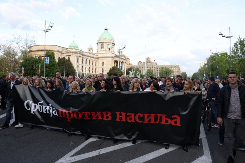 Проучване: 41% биха гласували за опозиционните партии в Сърбия, 49% за коалицията на Вучич