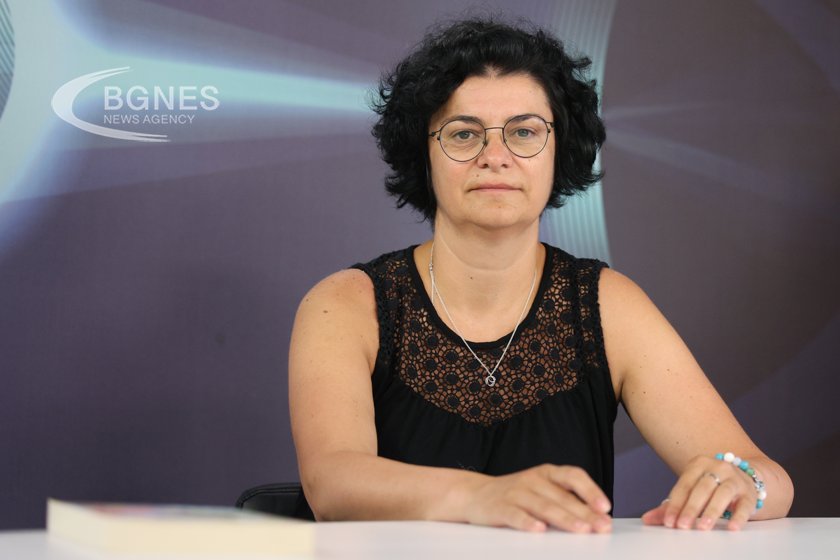 Деяна Драгоева: За съжаление младите са прекалено повлияни от инфлуенсъри и блогъри