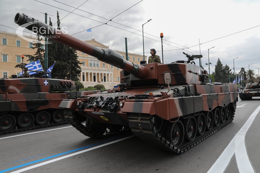 Гърция отбеляза Заверата с грандиозен военен парад