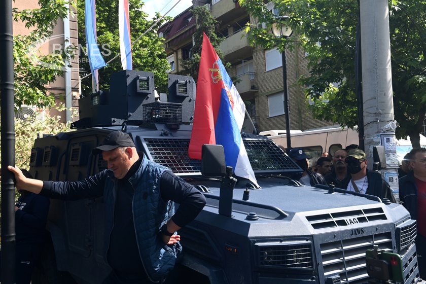 Сблъсъци между полицията и протестиращи в Северно Косово