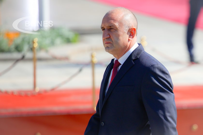 Радев: Не можем да свикнем с неглижирането на Българската армия 