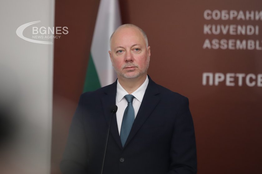 Росен Желязков: Не смесваме двустранните отношения с пътя на РСМ към ЕС