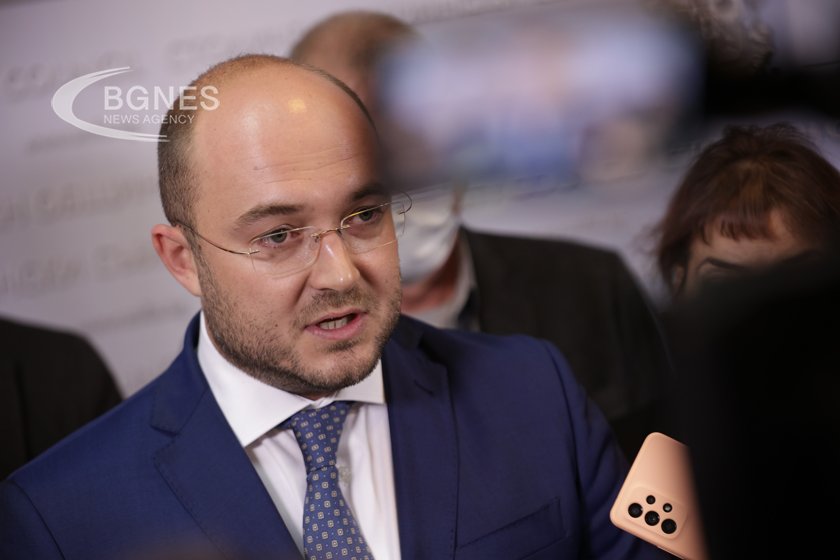 Шефът на СОС в лична позиция: "ПП, дълбаете дъното на българската политика"