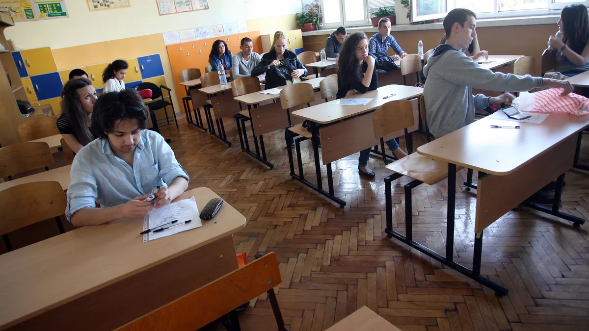 20% от децата и младежите в Перущица и Крушари не могат да четат, близо 60% от родителите в България плащат за частни уроци