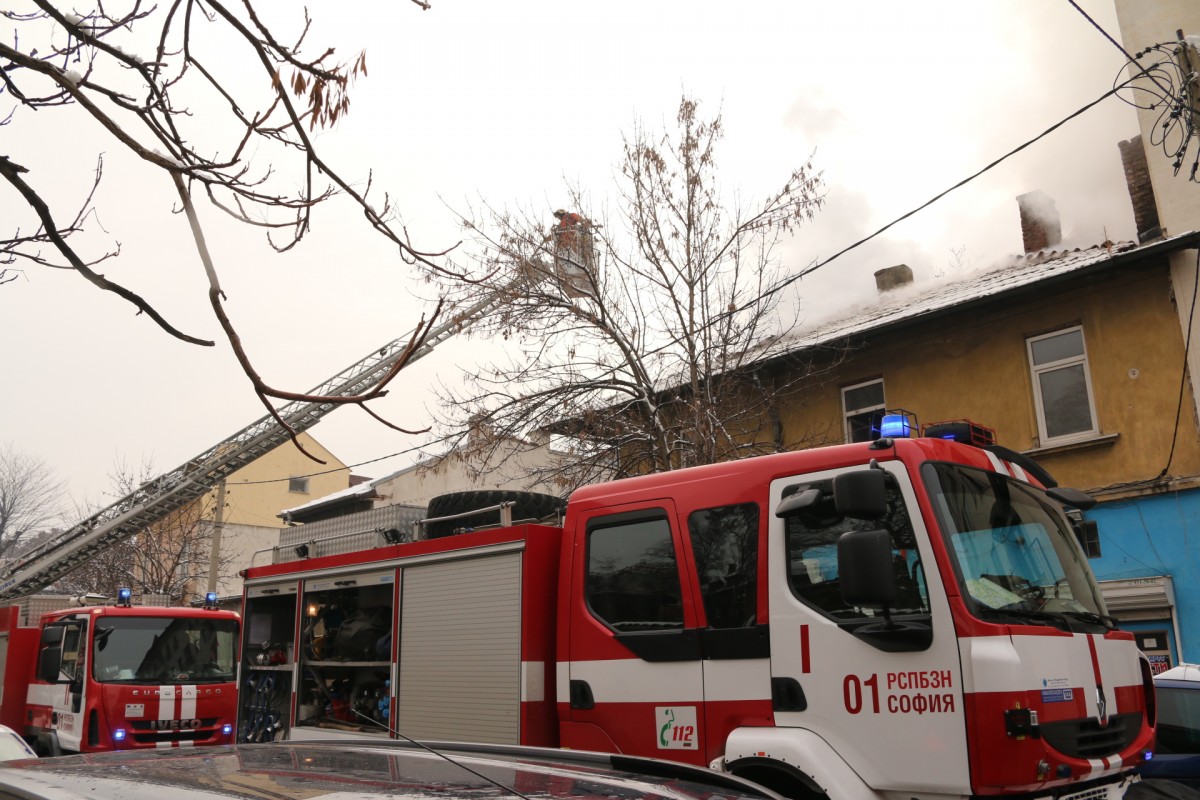 Пожар горя в жилищна сграда в столицата