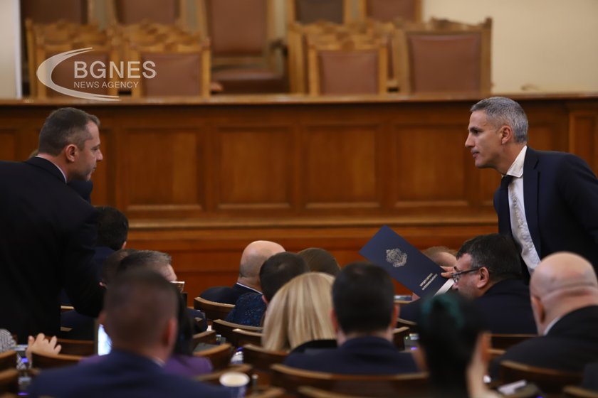 Гюров: Ще следваме собствения си процес за сформиране на кабинет