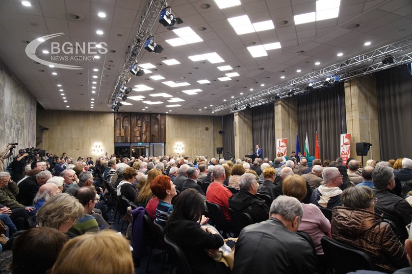 Социалисти: Нинова направи БСП удобна за политическите й опоненти