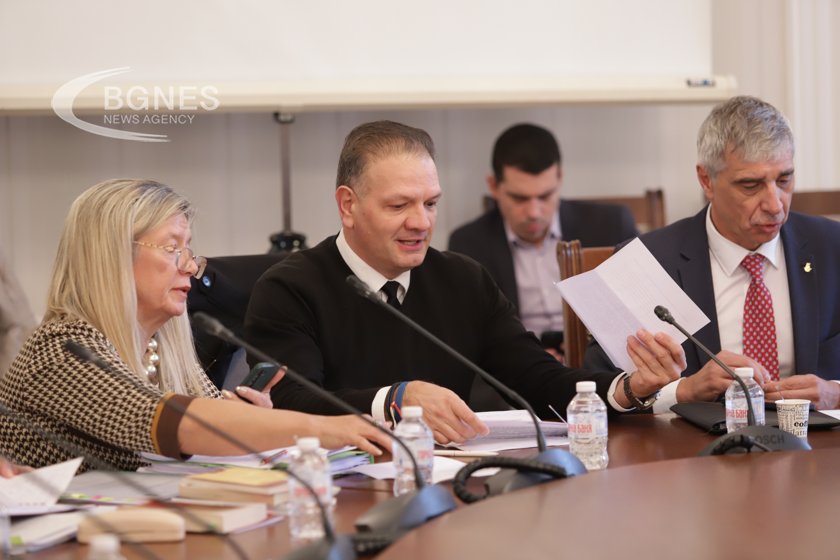 Ресорната комисия прие на второ четене промените в Конституцията