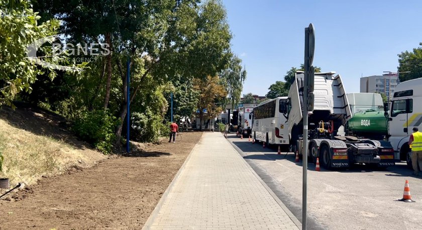 Председателят на СОС: 420 незаконни преместваеми обекта в София вече са премахнати